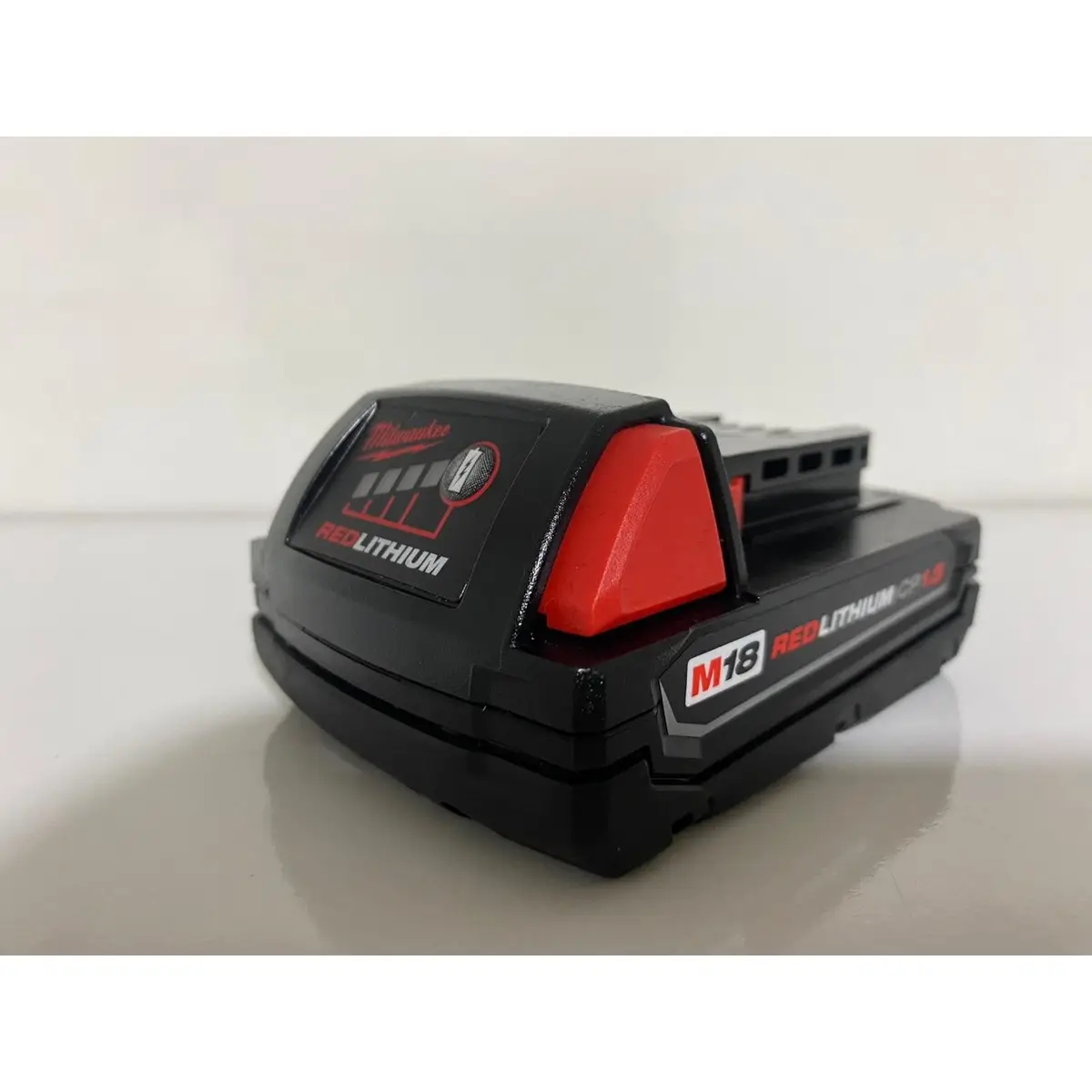 Milwaukee 18V 1.5 Ah Li-Ion Akü